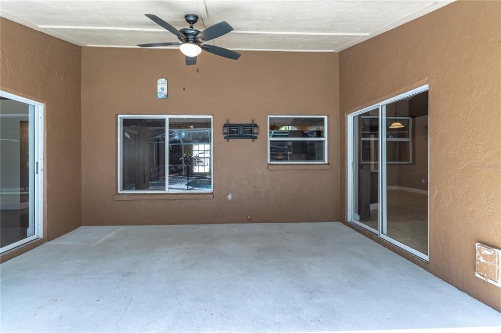 For Sale: $450,000 (4 beds, 2 baths, 1825 Square Feet)