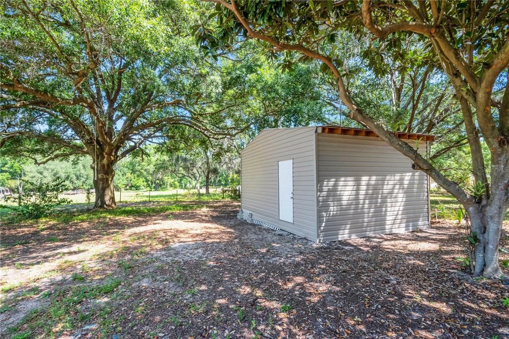 Active With Contract: $299,000 (3 beds, 2 baths, 1404 Square Feet)