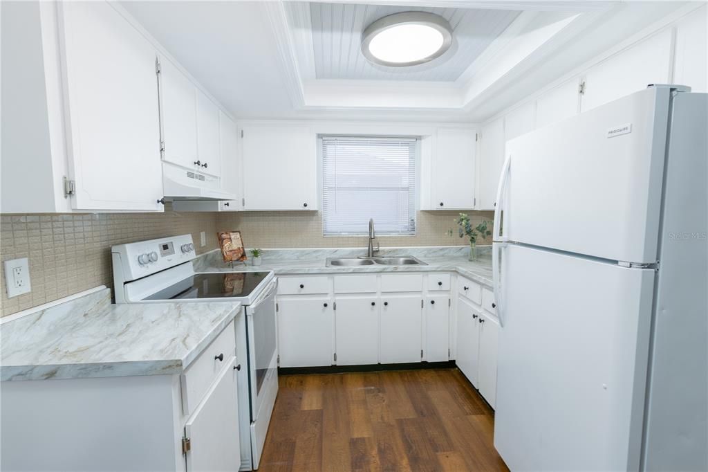 For Sale: $259,000 (3 beds, 1 baths, 1392 Square Feet)