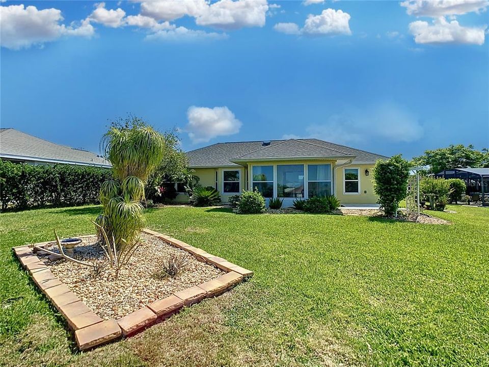 For Sale: $299,900 (3 beds, 2 baths, 1303 Square Feet)