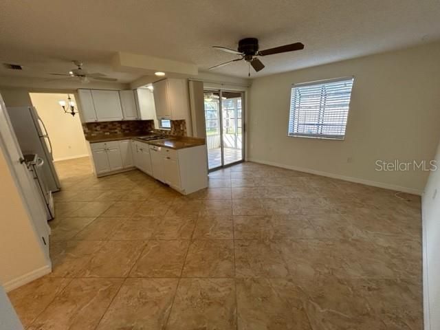 Active With Contract: $2,400 (3 beds, 2 baths, 1477 Square Feet)