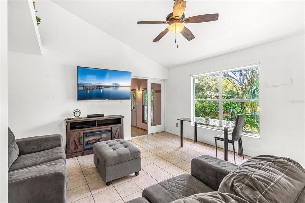 Active With Contract: $570,000 (3 beds, 2 baths, 1862 Square Feet)