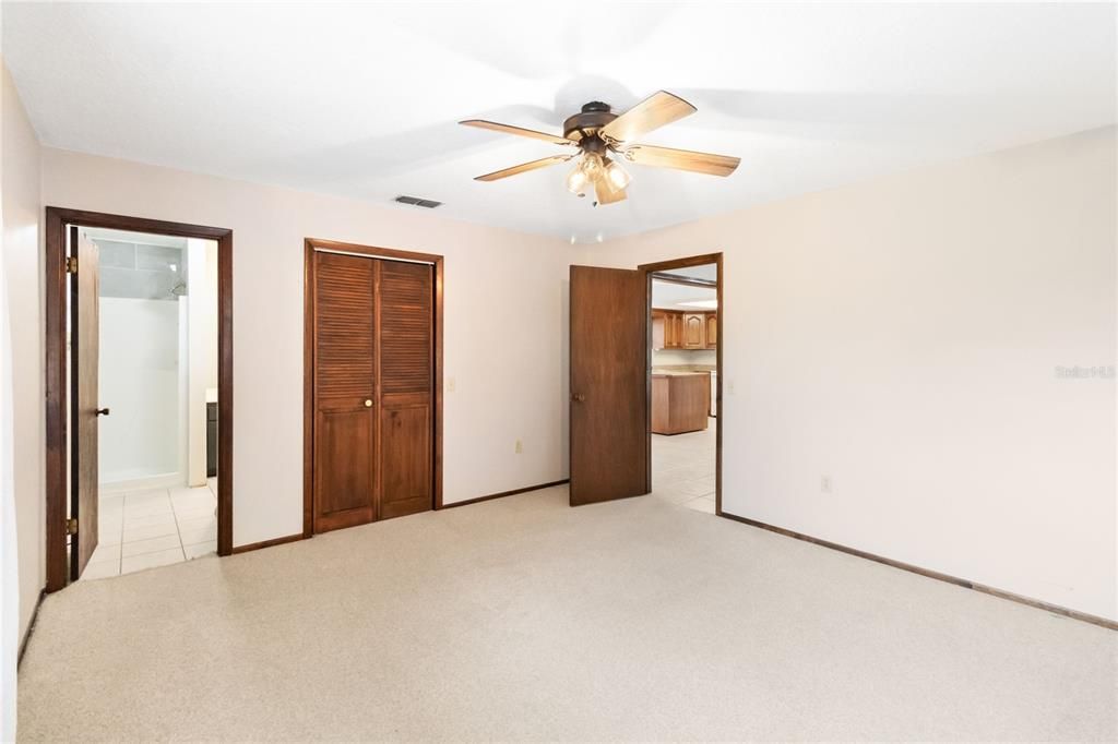 For Rent: $2,895 (3 beds, 2 baths, 1556 Square Feet)