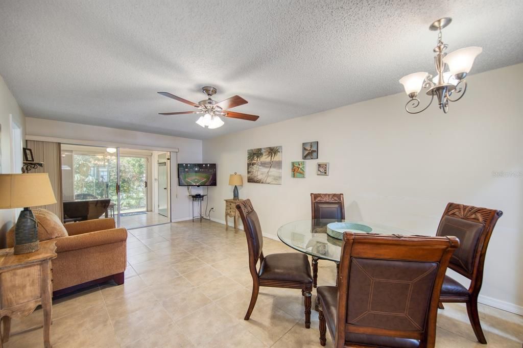 For Sale: $180,000 (2 beds, 2 baths, 865 Square Feet)