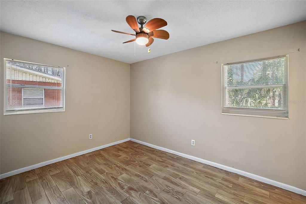Active With Contract: $249,000 (3 beds, 1 baths, 1272 Square Feet)