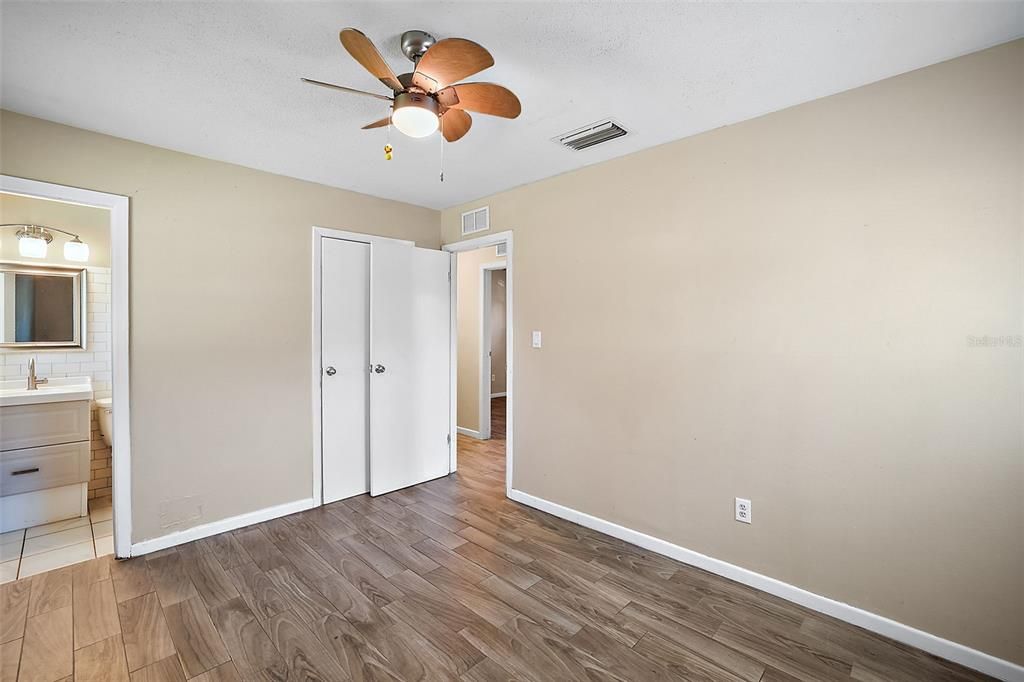 Active With Contract: $249,000 (3 beds, 1 baths, 1272 Square Feet)