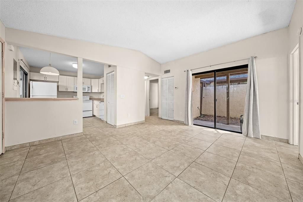 For Sale: $130,000 (2 beds, 2 baths, 832 Square Feet)