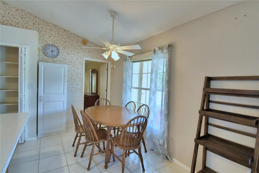 For Sale: $350,000 (3 beds, 2 baths, 1354 Square Feet)