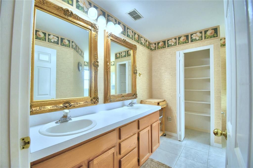 待售: $350,000 (3 贝兹, 2 浴室, 1354 平方英尺)