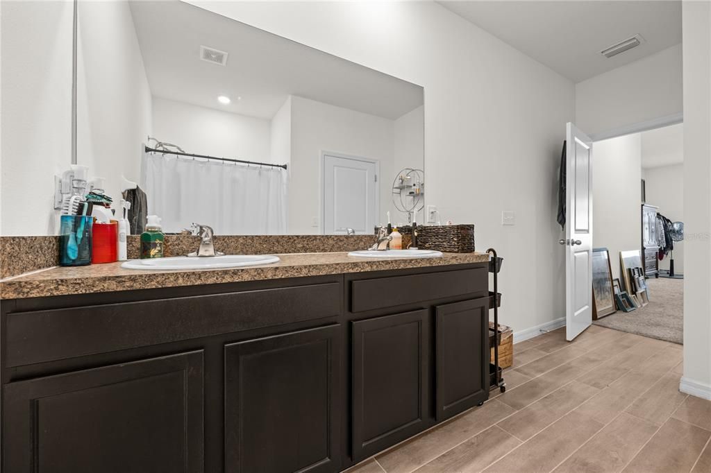 Active With Contract: $367,900 (3 beds, 2 baths, 1688 Square Feet)