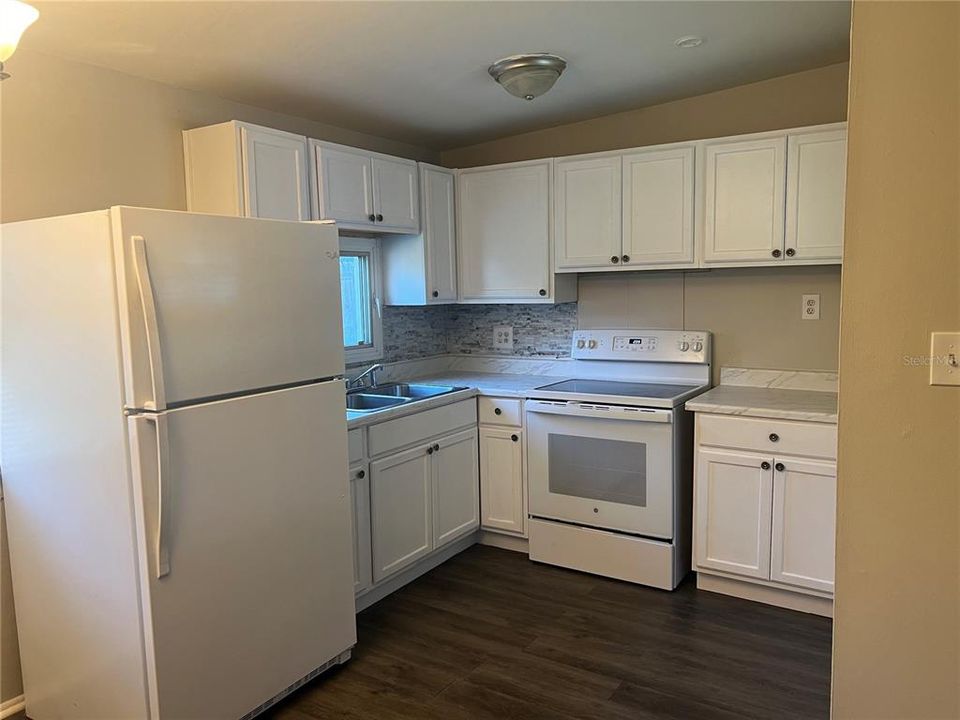 Recently Rented: $1,650 (2 beds, 1 baths, 738 Square Feet)