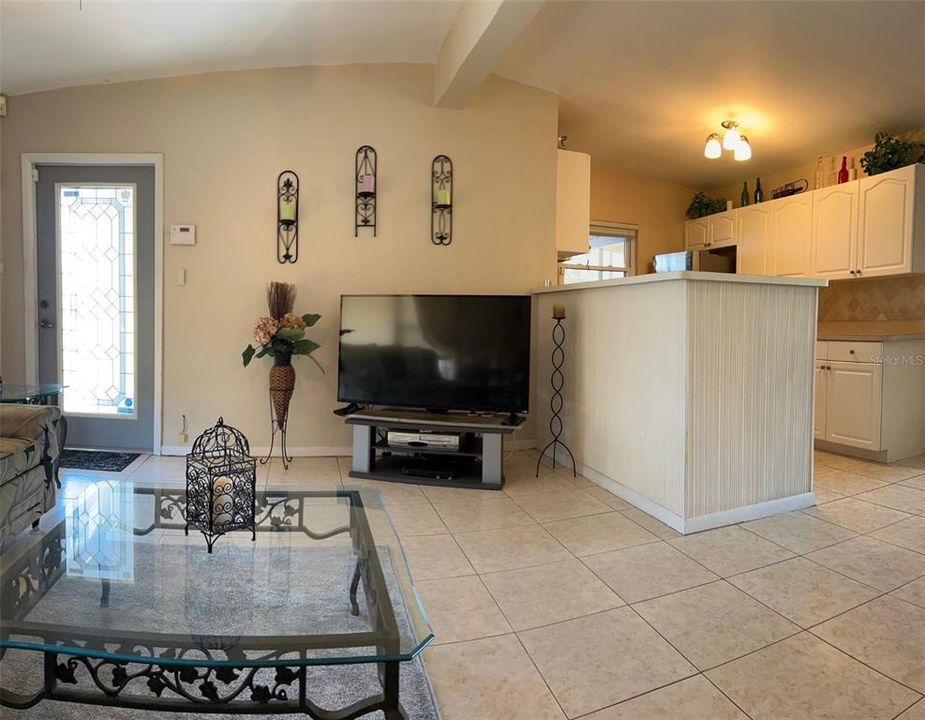 For Sale: $318,000 (3 beds, 2 baths, 1054 Square Feet)