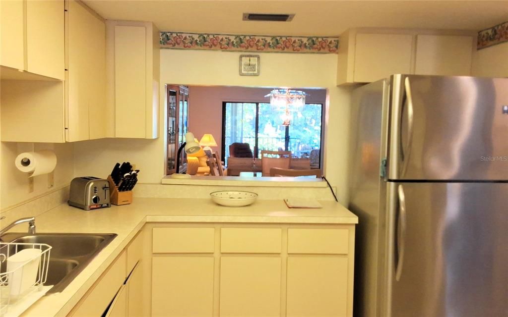 For Sale: $279,900 (2 beds, 2 baths, 1314 Square Feet)