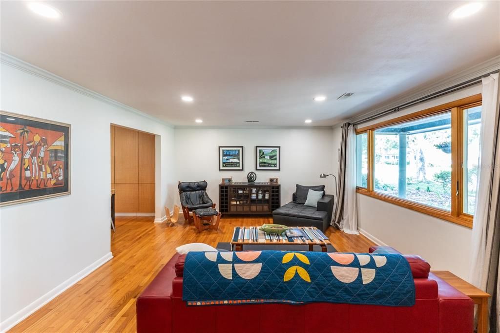 Active With Contract: $439,900 (3 beds, 2 baths, 1936 Square Feet)