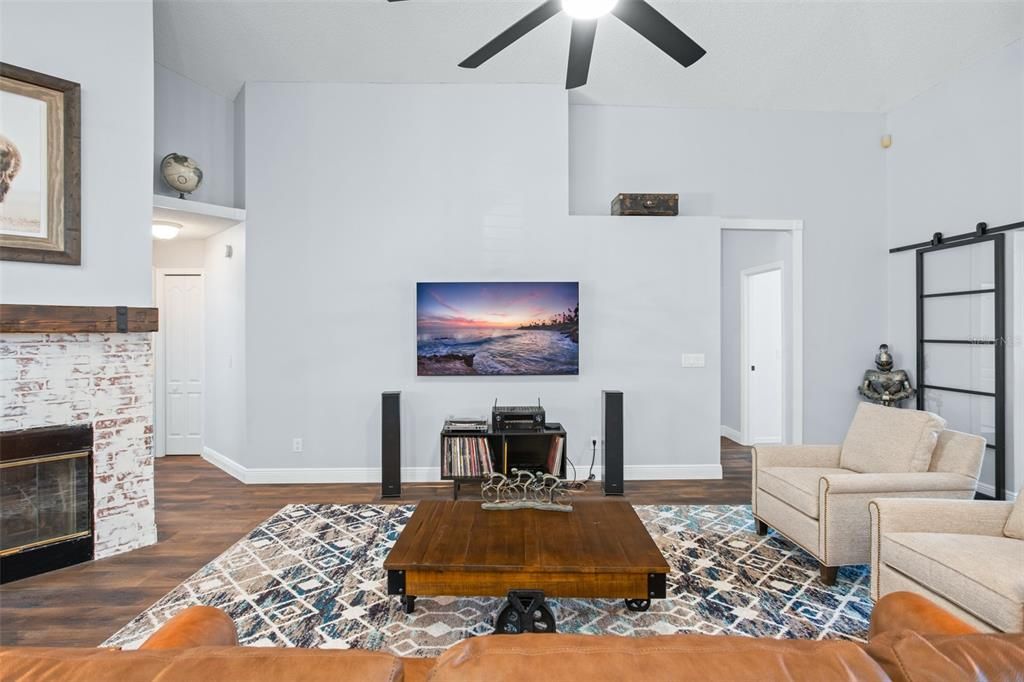 Active With Contract: $625,000 (4 beds, 3 baths, 2497 Square Feet)