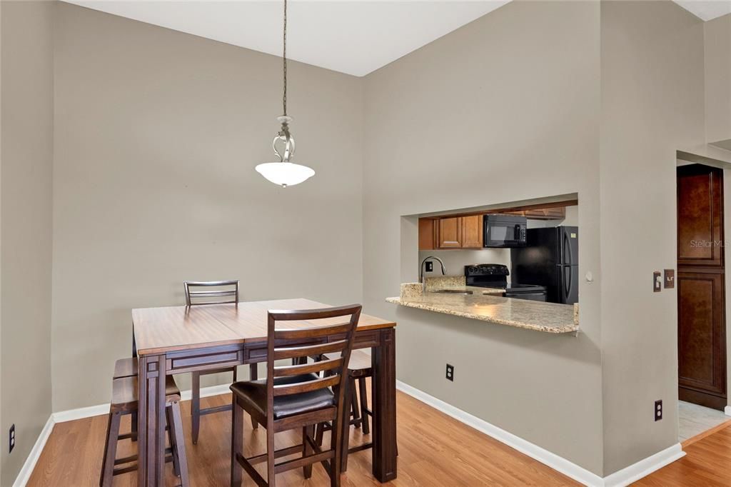 Active With Contract: $217,500 (2 beds, 2 baths, 1064 Square Feet)