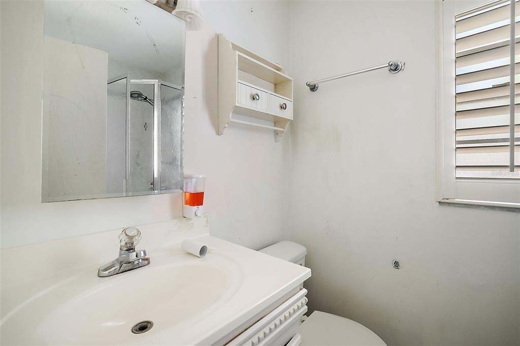 Active With Contract: $169,900 (3 beds, 2 baths, 1559 Square Feet)