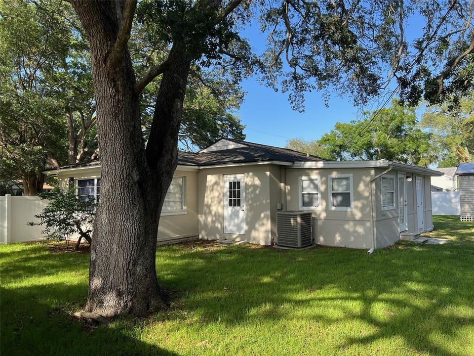 Active With Contract: $3,475 (4 beds, 2 baths, 1809 Square Feet)