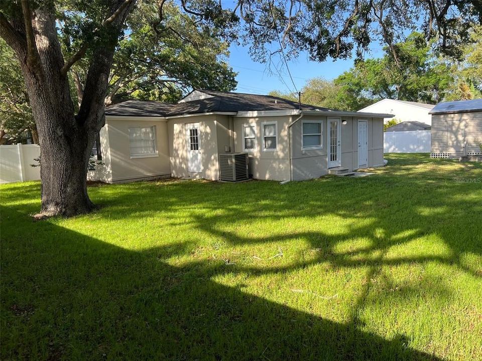 Active With Contract: $3,475 (4 beds, 2 baths, 1809 Square Feet)