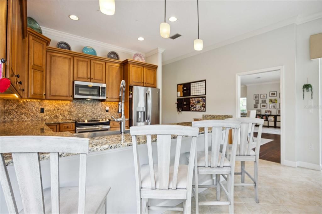 Active With Contract: $882,970 (4 beds, 2 baths, 2530 Square Feet)