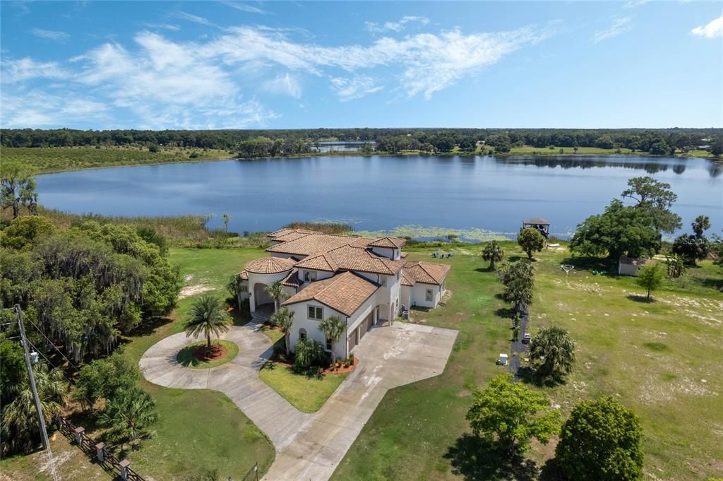 Recently Sold: $1,350,000 (5 beds, 5 baths, 5659 Square Feet)