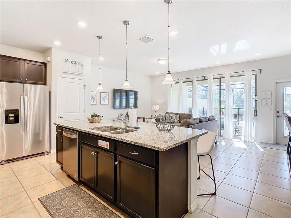 Active With Contract: $480,990 (5 beds, 4 baths, 2076 Square Feet)