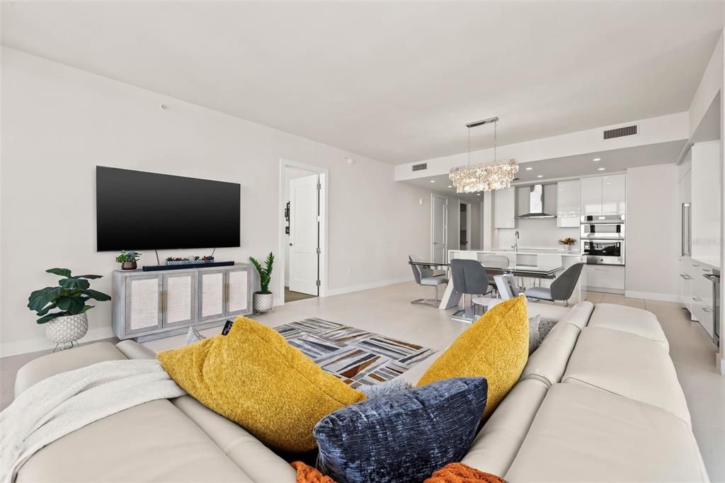 Active With Contract: $1,535,000 (2 beds, 2 baths, 1663 Square Feet)