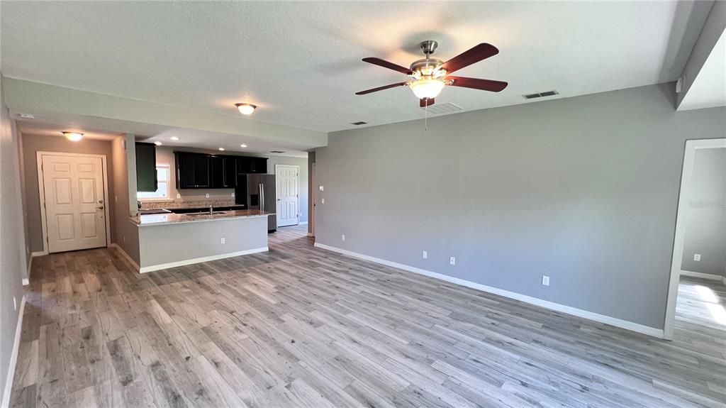 Recently Rented: $2,024 (3 beds, 2 baths, 1480 Square Feet)