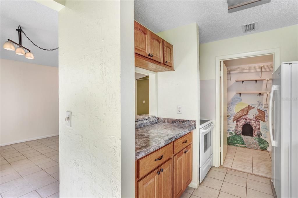 For Sale: $179,900 (2 beds, 2 baths, 1192 Square Feet)