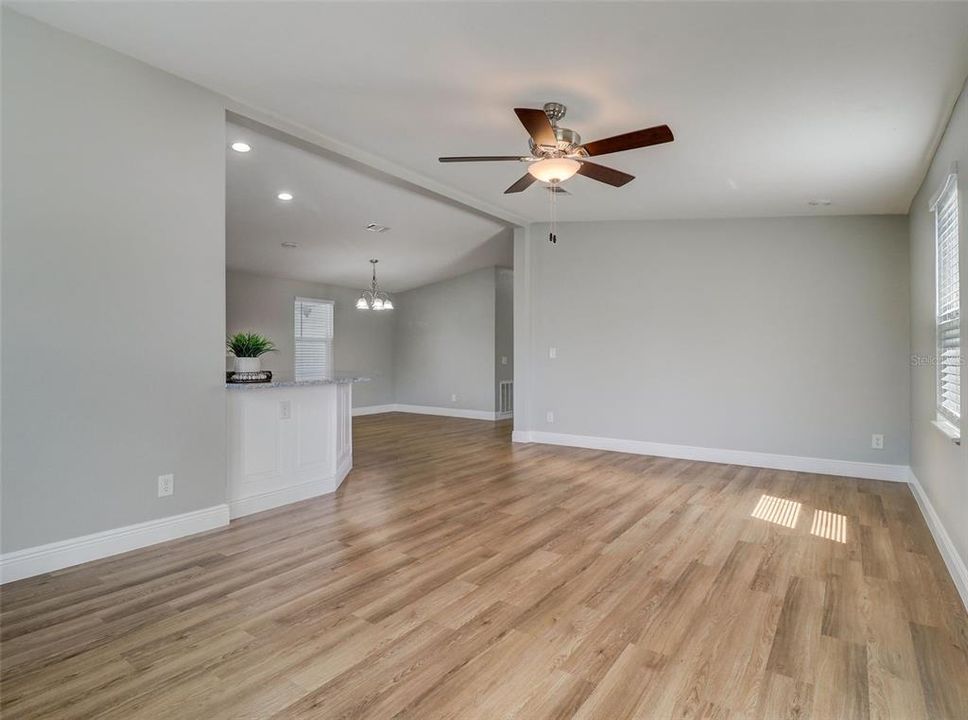 For Sale: $269,900 (2 beds, 2 baths, 1383 Square Feet)