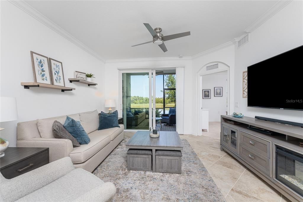 For Sale: $375,000 (3 beds, 2 baths, 1301 Square Feet)