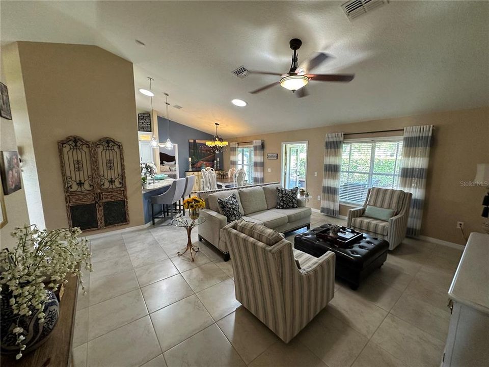 For Sale: $374,900 (4 beds, 2 baths, 1788 Square Feet)