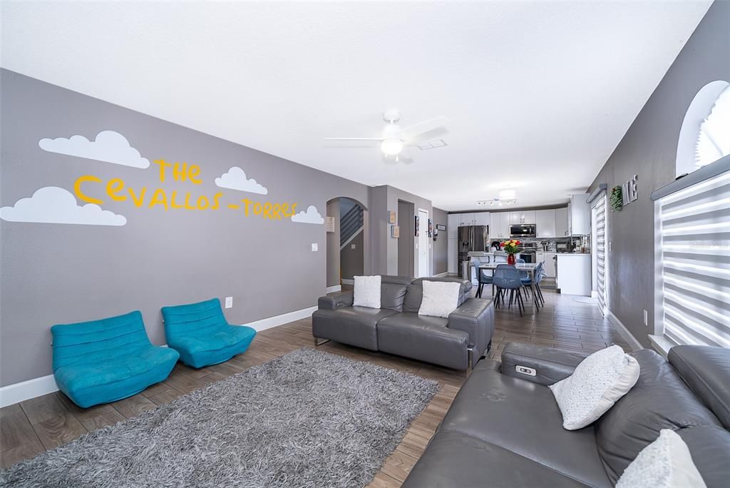 Active With Contract: $515,000 (5 beds, 2 baths, 2200 Square Feet)