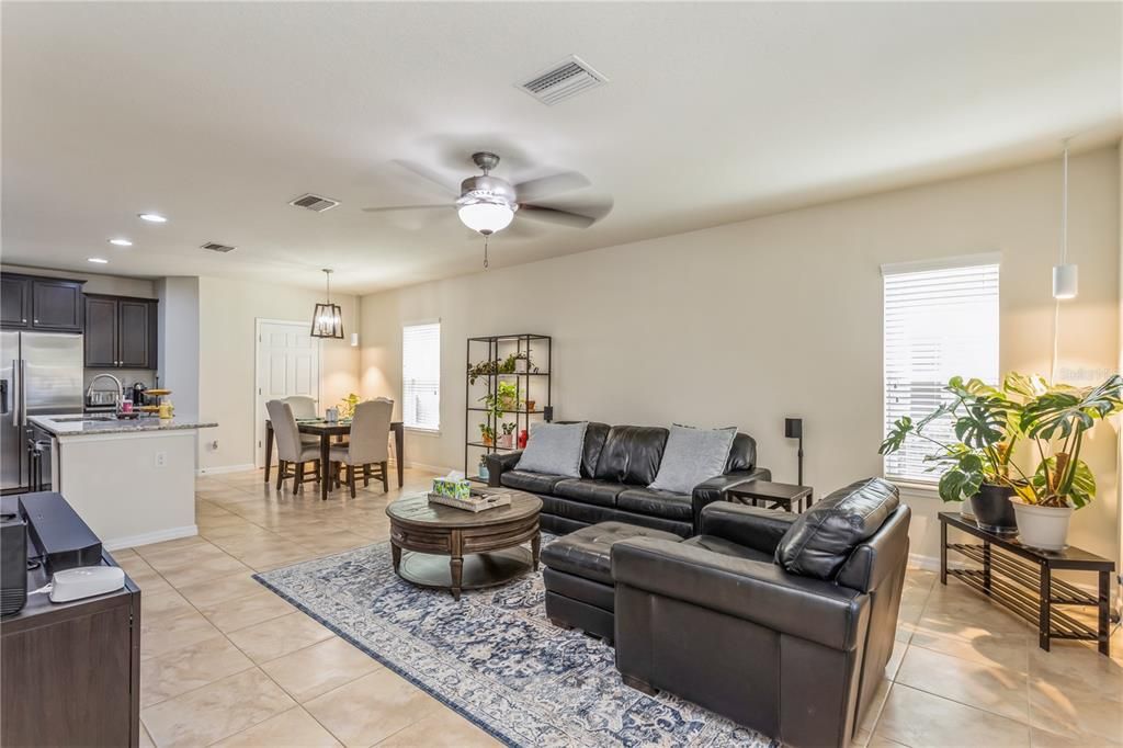 Active With Contract: $248,600 (2 beds, 2 baths, 1306 Square Feet)