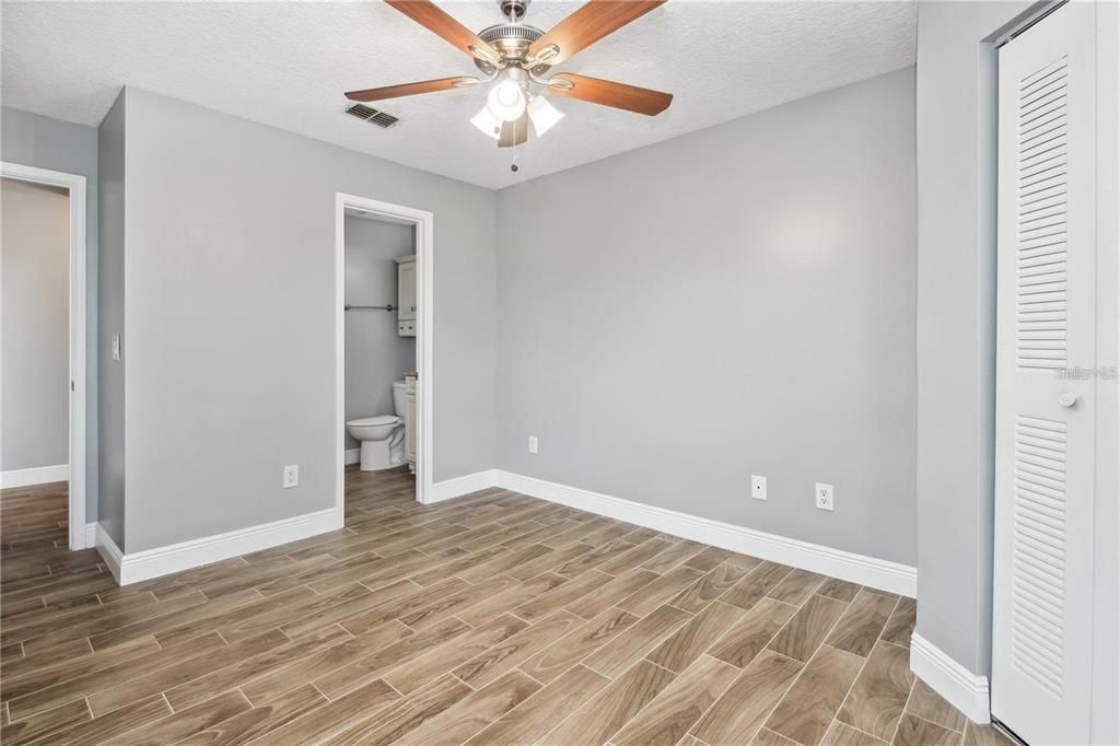 Recently Rented: $1,395 (1 beds, 1 baths, 701 Square Feet)