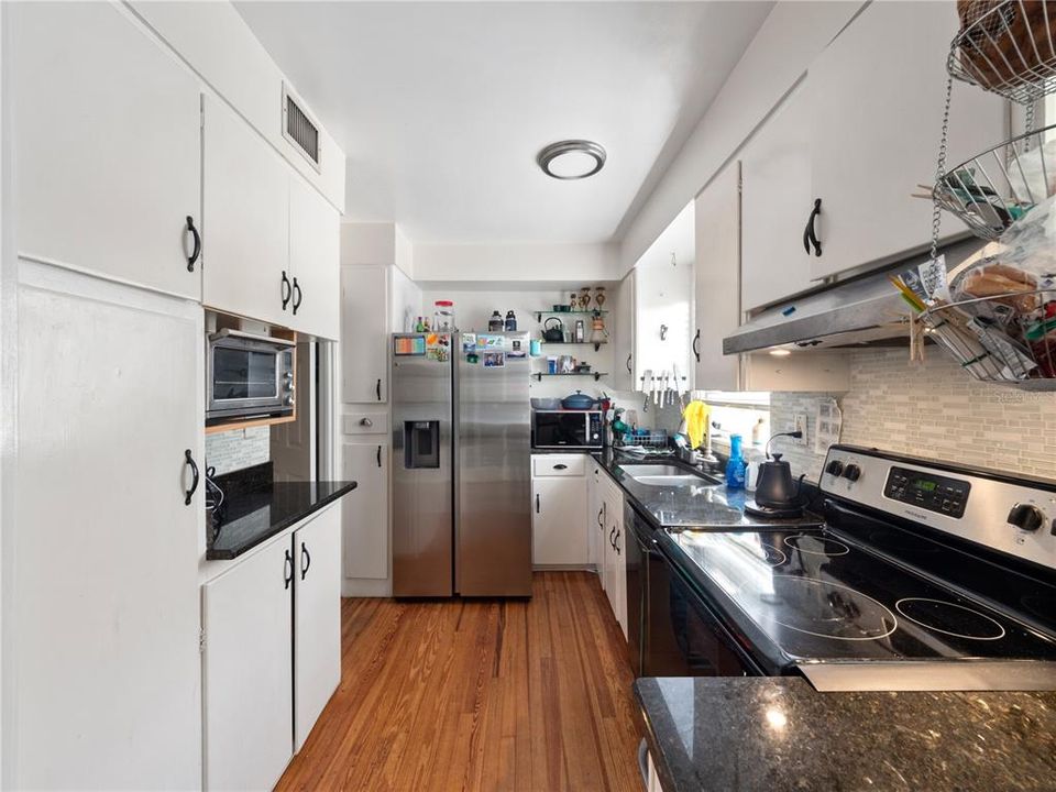 For Sale: $439,000 (3 beds, 2 baths, 1805 Square Feet)