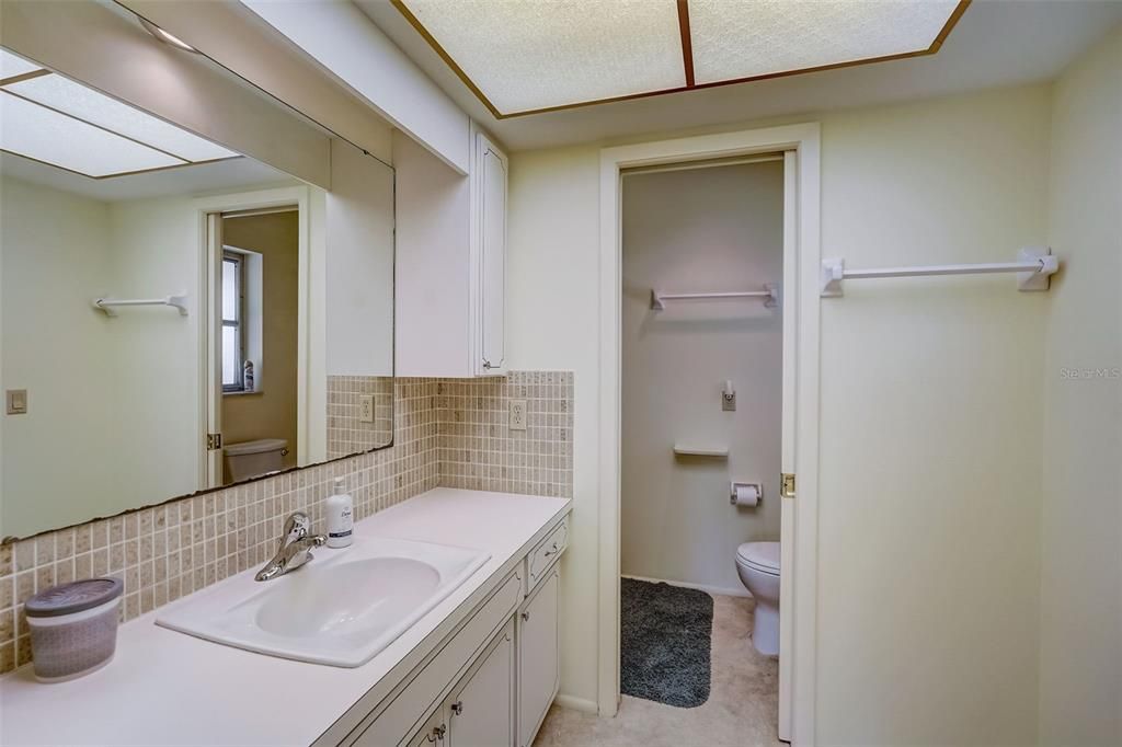 待售: $735,000 (3 贝兹, 2 浴室, 1702 平方英尺)