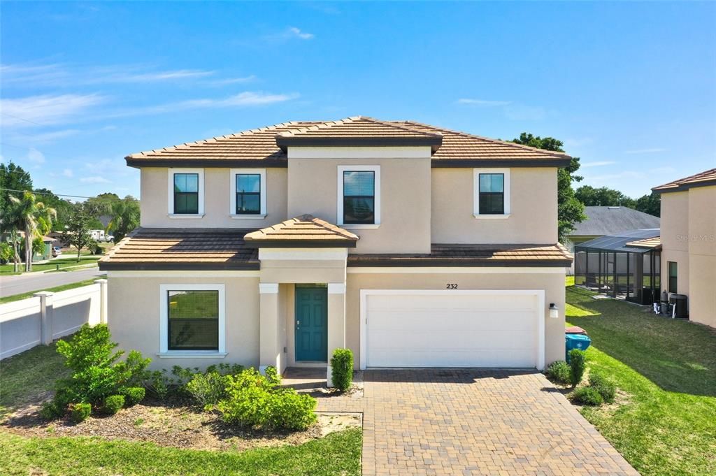 Active With Contract: $369,990 (4 beds, 4 baths, 2404 Square Feet)
