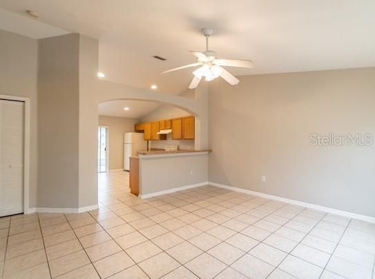 For Rent: $1,895 (3 beds, 2 baths, 1110 Square Feet)
