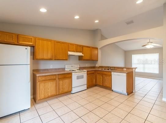For Rent: $1,895 (3 beds, 2 baths, 1110 Square Feet)