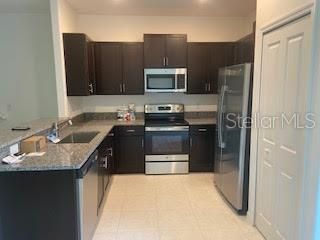 Active With Contract: $2,250 (3 beds, 2 baths, 1666 Square Feet)