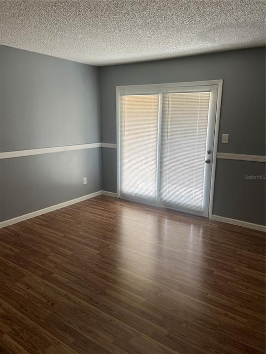 For Rent: $1,300 (1 beds, 1 baths, 674 Square Feet)