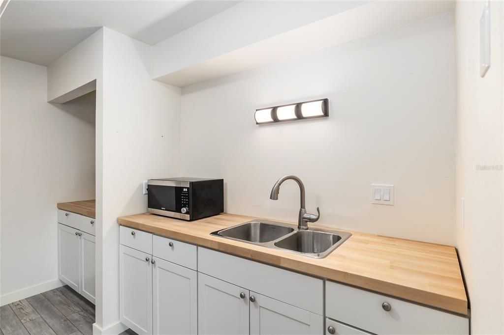 For Sale: $199,000 (2 beds, 2 baths, 1162 Square Feet)