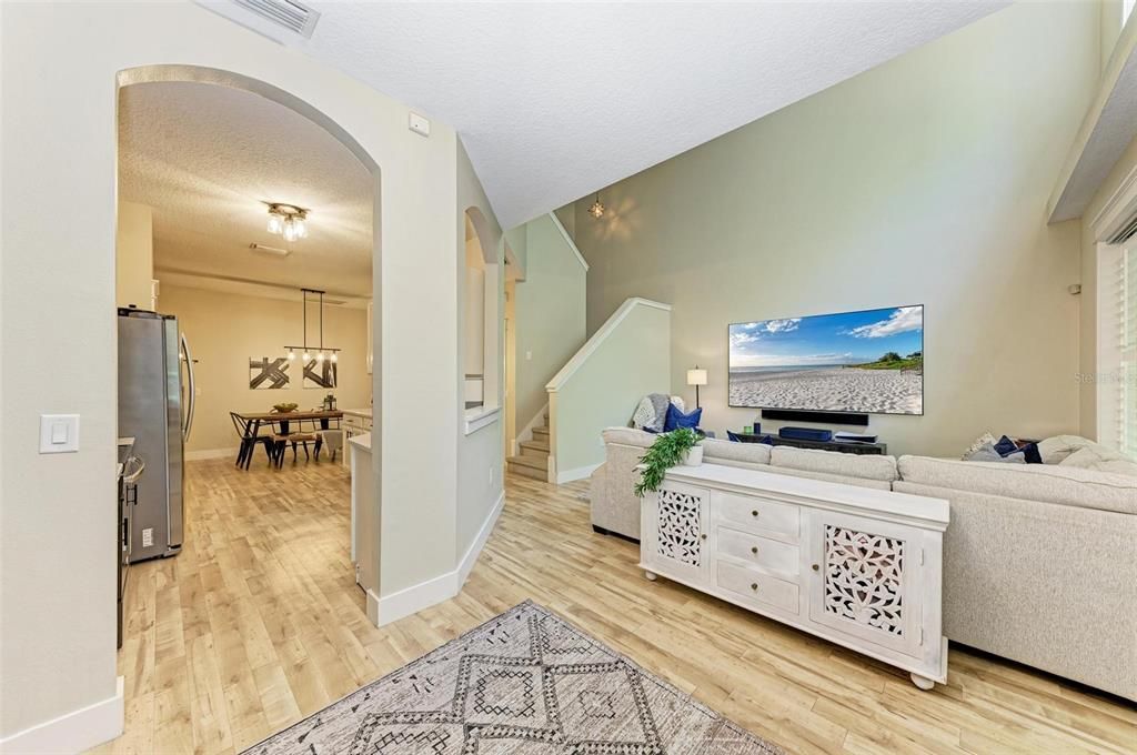 For Sale: $369,000 (2 beds, 2 baths, 1691 Square Feet)