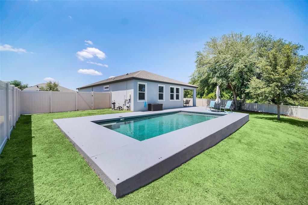 For Sale: $449,900 (3 beds, 2 baths, 1651 Square Feet)