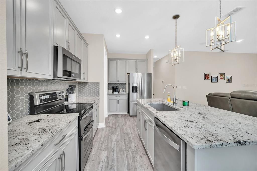 For Sale: $449,900 (3 beds, 2 baths, 1651 Square Feet)
