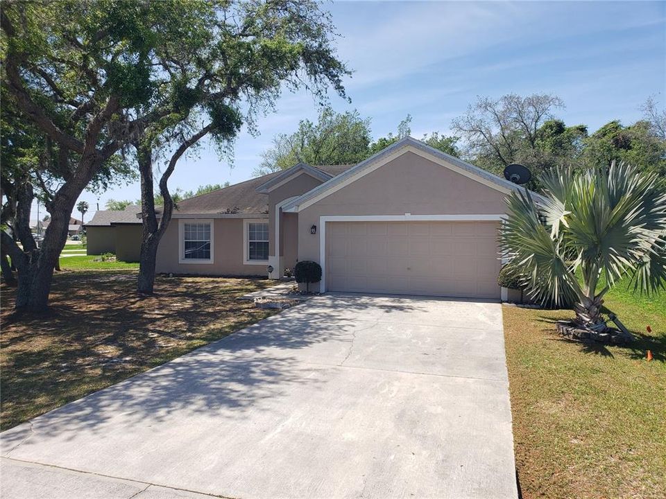 For Sale: $269,900 (4 beds, 2 baths, 1450 Square Feet)