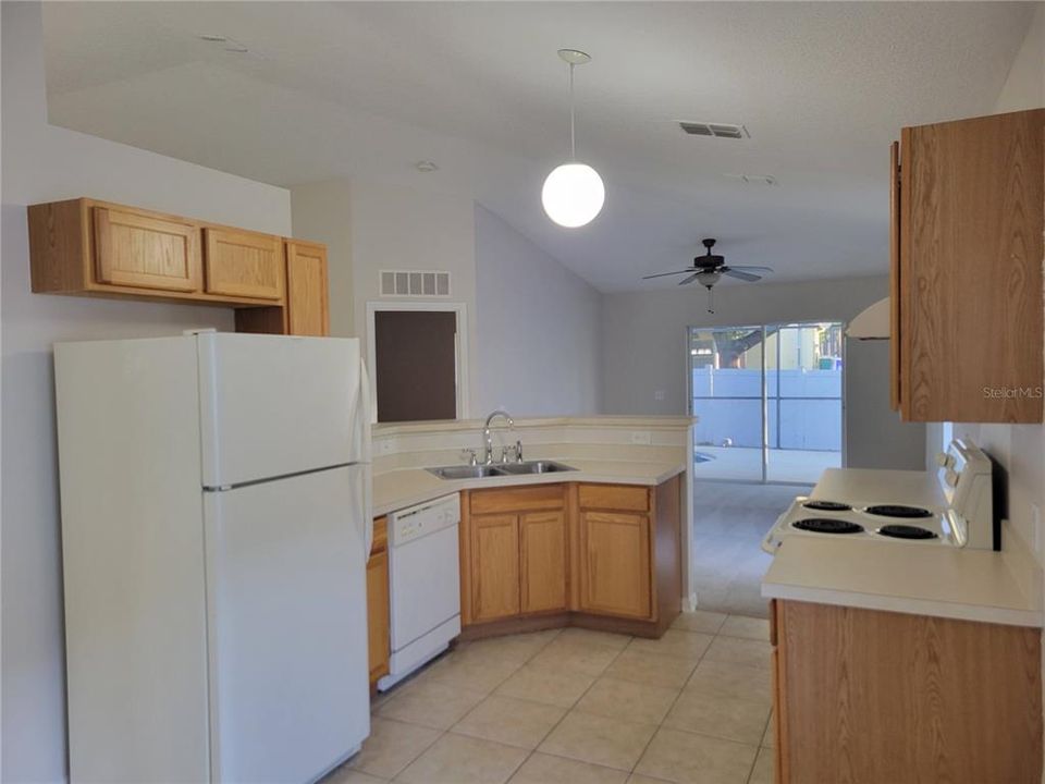 For Rent: $2,300 (3 beds, 2 baths, 1483 Square Feet)