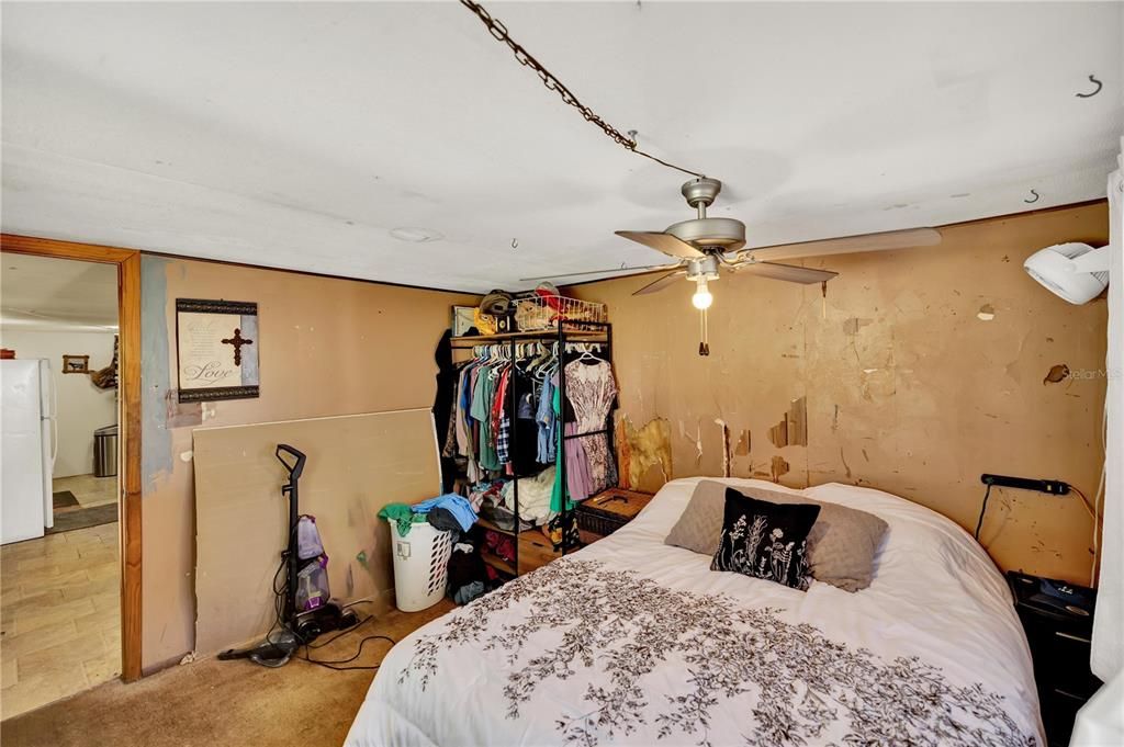 Active With Contract: $62,000 (2 beds, 1 baths, 804 Square Feet)