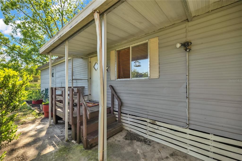 Active With Contract: $62,000 (2 beds, 1 baths, 804 Square Feet)